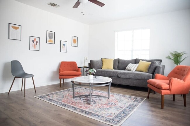 Photo - Fully Renovated 1x1 in amazing location!