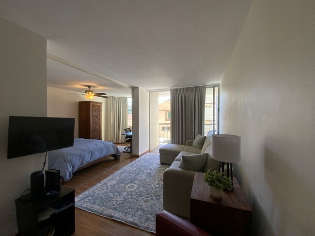 Photo - FULLY FURNISHED 1 BEDROOM/1 BATH IN HONOLULU Unit 209