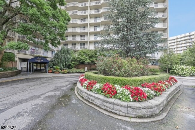 Photo - 1055 River Rd Unit 814