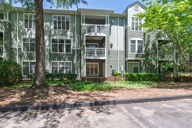 Building Photo - 1010 Nicholwood Dr