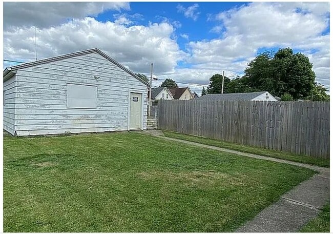 223 Valleywood Dr