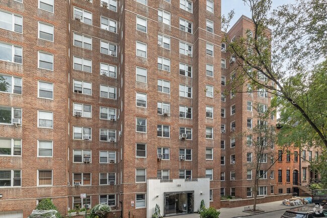 135 Willow St - 135 Willow St