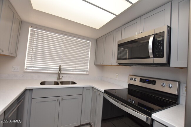 Photo - 5301 S Mitchell Dr