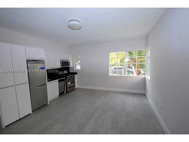Building Photo - 1321 Pennsylvania Ave Unit 4