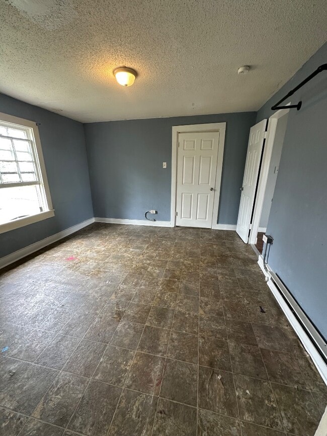 Building Photo - 215 Adams St