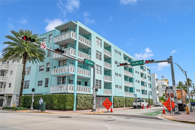 Building Photo - 701 Collins Ave Unit 3A