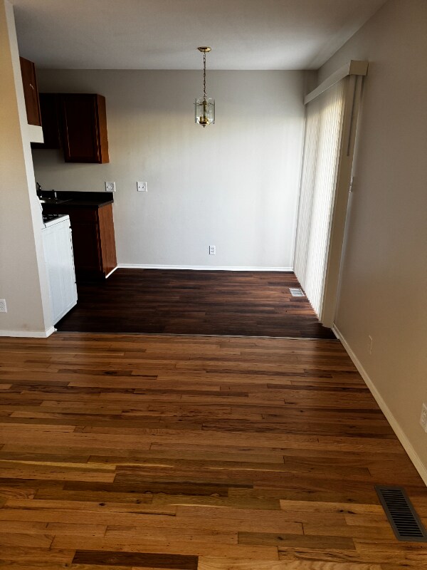 Photo - 609 E 5th St