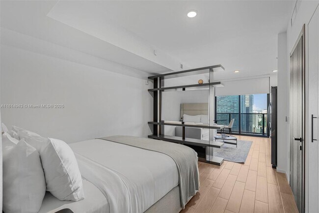 Photo - 398 NE 5th St Unidad 3708