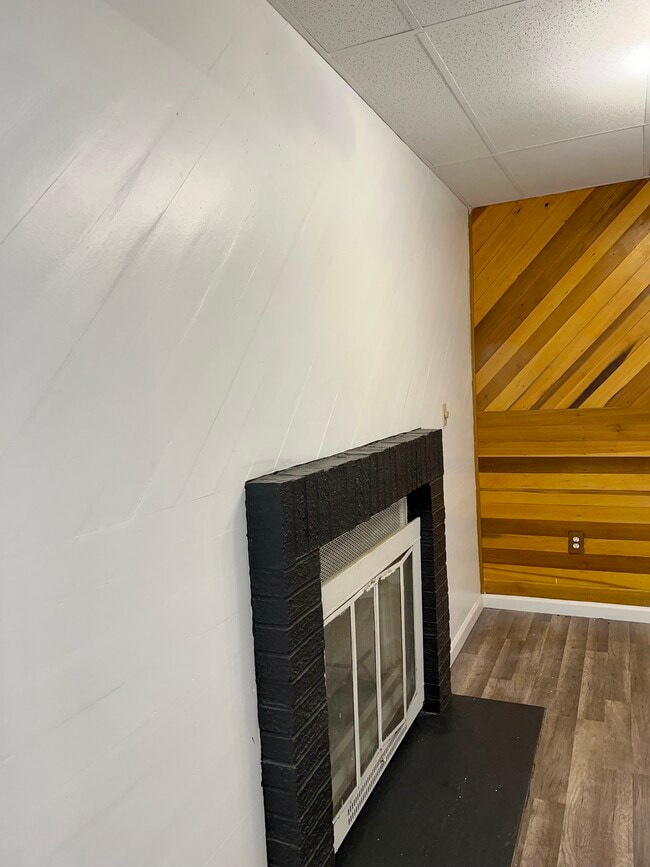 Photo - 203 Wellham Ave NW