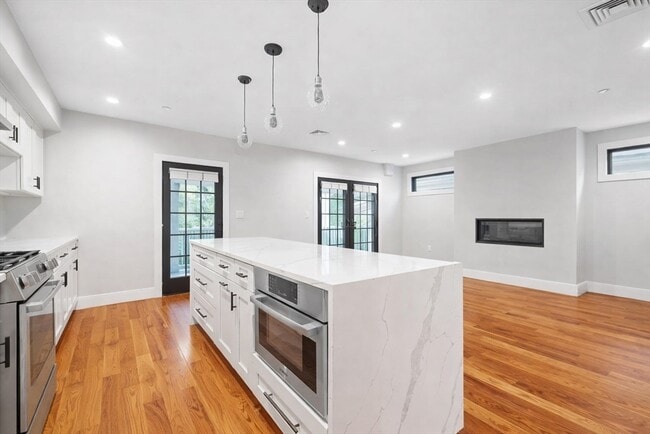 Photo - 113-115 Falcon St Unidad 113-3