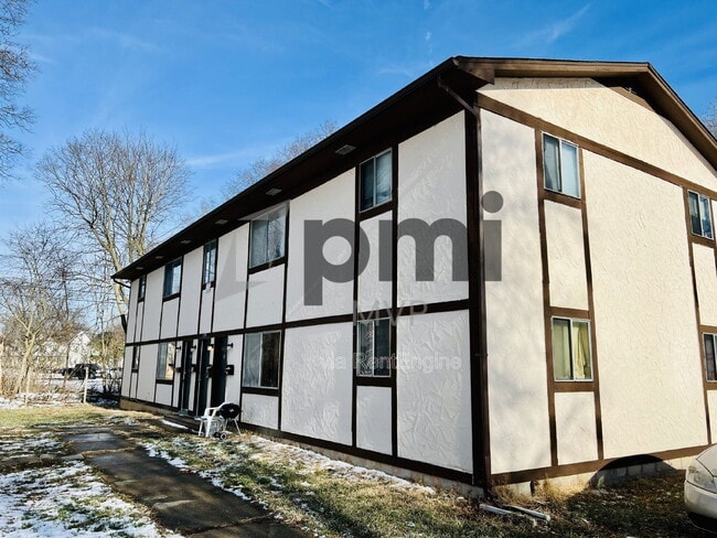 Building Photo - 834 Whitethorne Ave Unit D