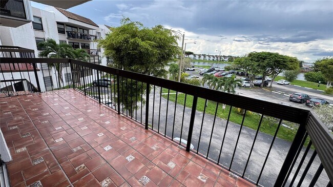 Photo - 1350 SW 122nd Ave Unit 313