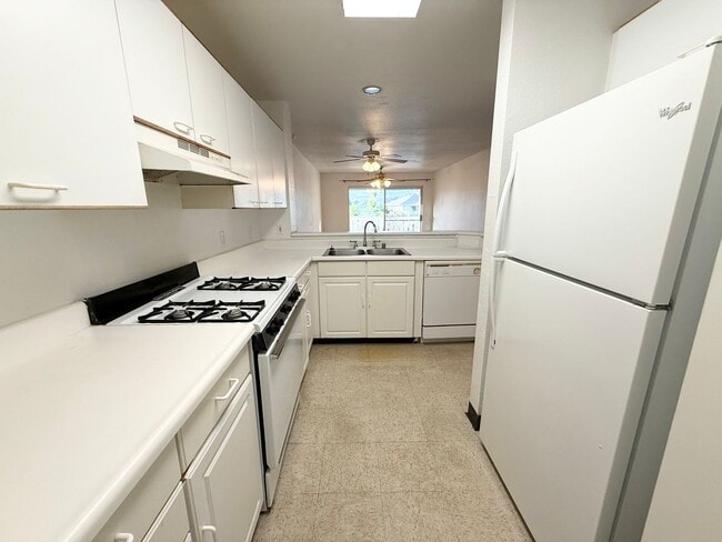 Photo - AVAILABLE NOW! 2 BD/ 2 BA Unit in Kukuilani Villas - Kapolei