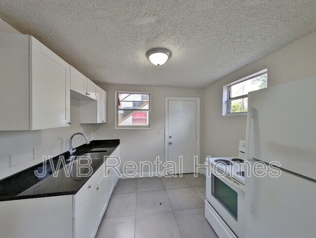 Photo - 1524 W 21st St Unit #1