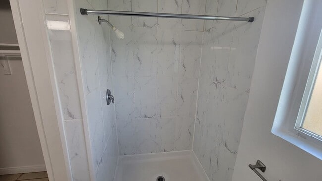 Photo - 13115 Oxnard St Apartment Unit 16