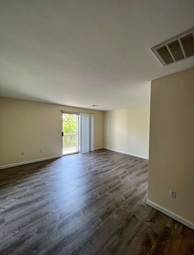 4000 N Main St
