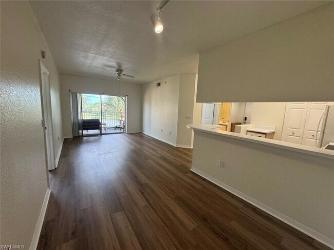 Photo - 6400 Aragon Way