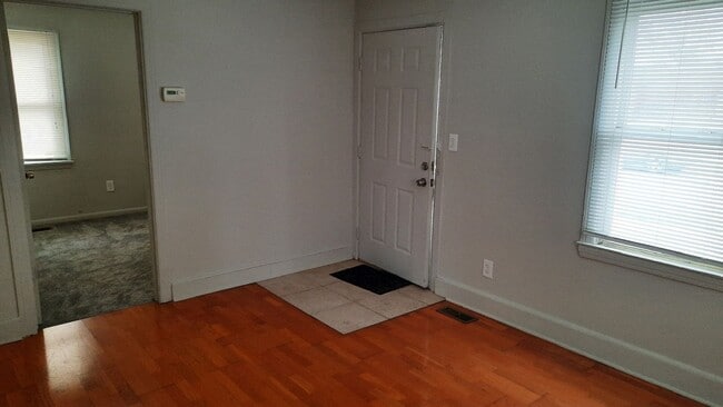 Photo - CUTE 2 BEDROOM FOR LEASE IN MADISON HEIGHTS