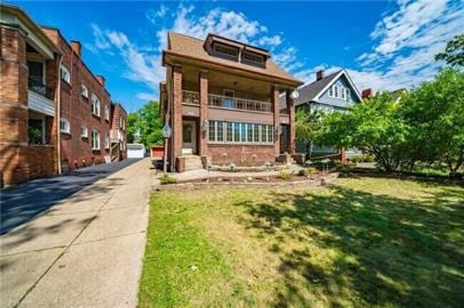 14724 Clifton Blvd Unit 14724 Clifton Blvd - Loft