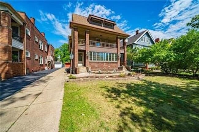 Photo - 14724 Clifton Blvd Unit 14724 Clifton Blvd - Loft