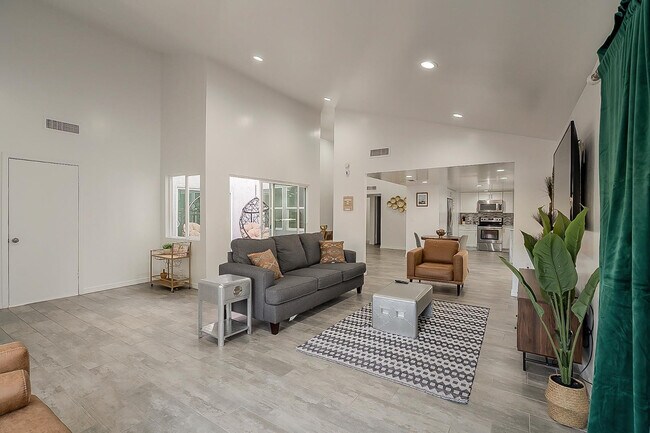 Photo - 2534 N 87th Way