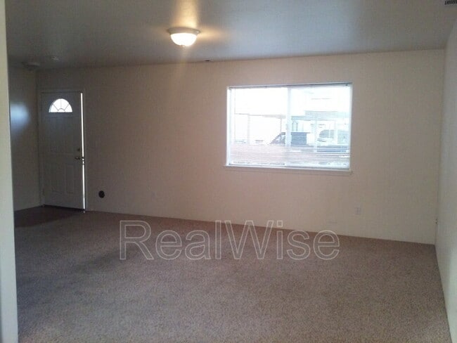 327 Pardee Ln