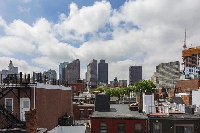 11 Bartlett Pl Unit 4