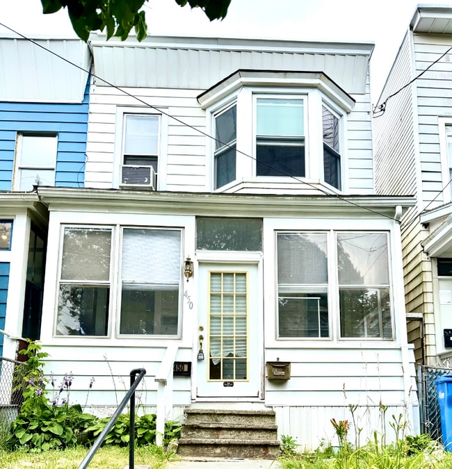 Building Photo - 450 Hamilton St Rental