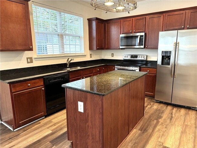 Photo - 969 Pierce Ivy Ct NE