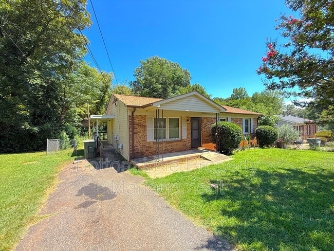 Building Photo - 612 Dundeen Dr