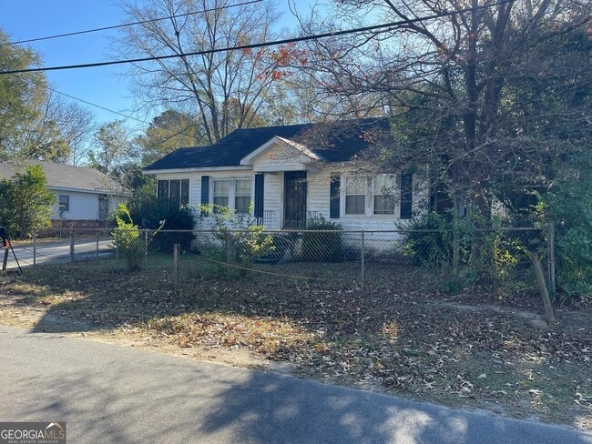 Building Photo - 108 Akerman St