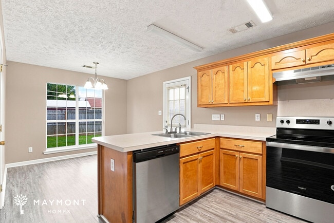 Photo - 122 Forestwood Dr
