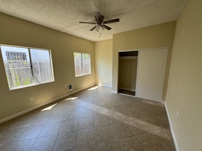 Photo - 1915 Cedar Ave