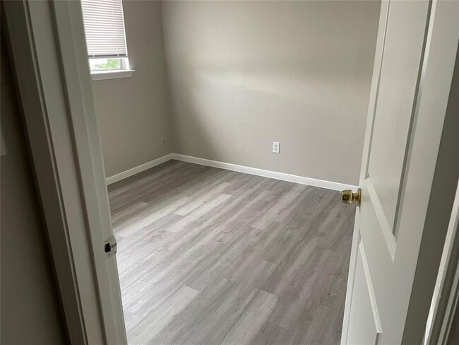 Photo - 106 E Austin Ave