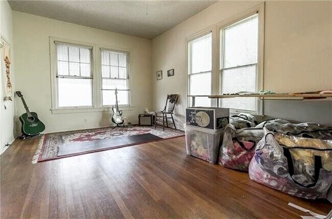 Photo - 1103 W 22nd St Unit #B