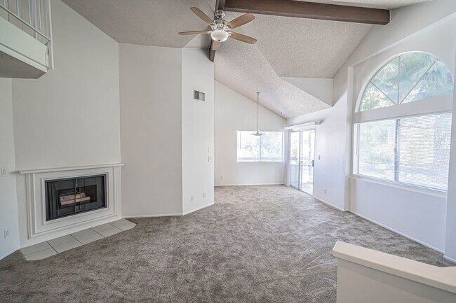 Photo - COMING SOON! Charming 2-Bedroom Condo with Loft in the American Beauty Community of Canyon Country Unidad 204