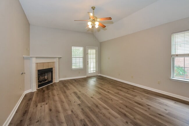 Photo - 8408 Cross Point Dr