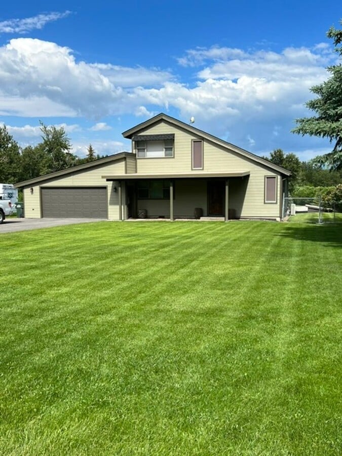 3 Bedroom River Front Home! - 3 Bedroom River Front Home!