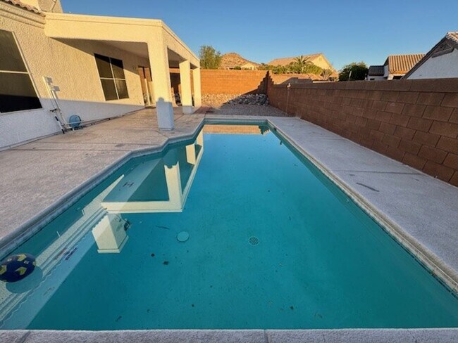 Photo - Pool Home with 3Bedrooms +Bonus Room Bullh...