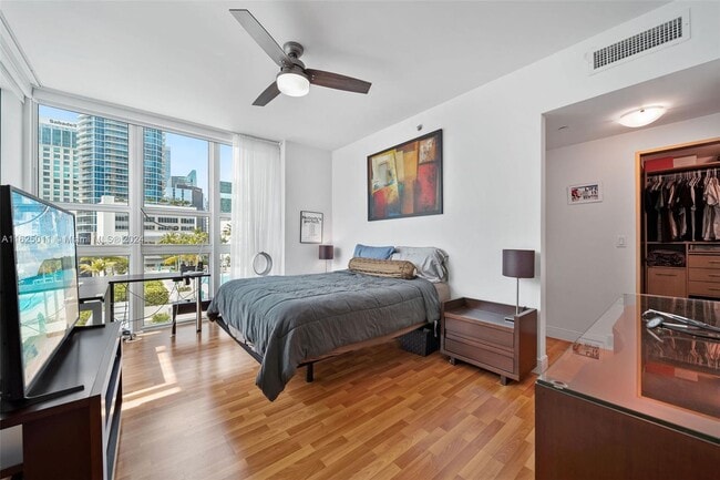 Building Photo - 1050 Brickell Ave Unit 2841