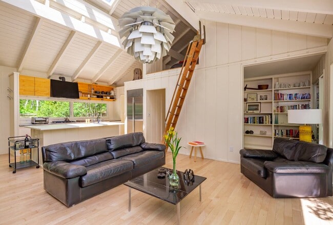 Photo - 209 Old Stone Hwy