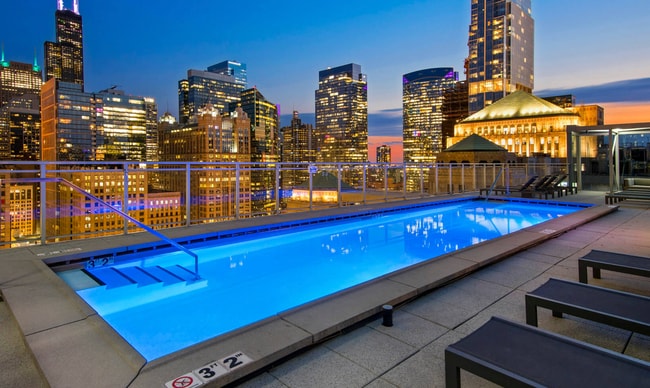 Photo - 350 N La Salle Dr