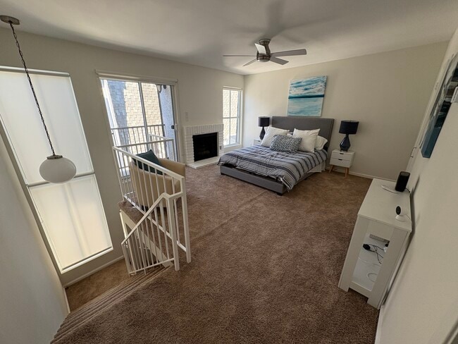 Barclay Square Apartment