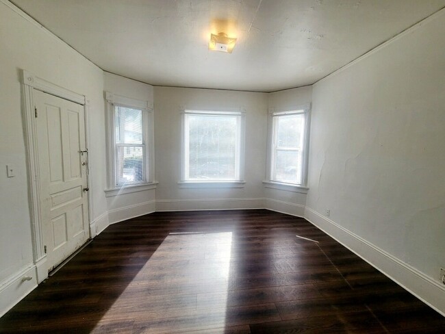 " 1-Bedroom at 1710-1712 W Mineral St: You... - " 1-Bedroom at 1710-1712 W Mineral St: You... Apartment