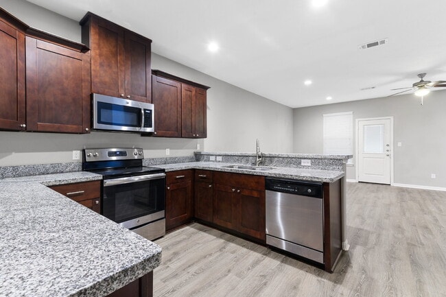 Photo - 124 Artesian Way