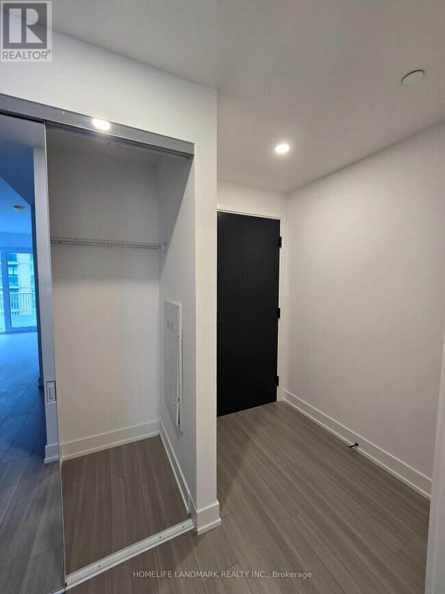 Photo - 36 Olive Ave Unité 1013