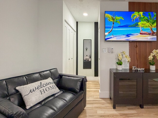 Building Photo - 2321 NW 114th Terrace Unit ID1442058P