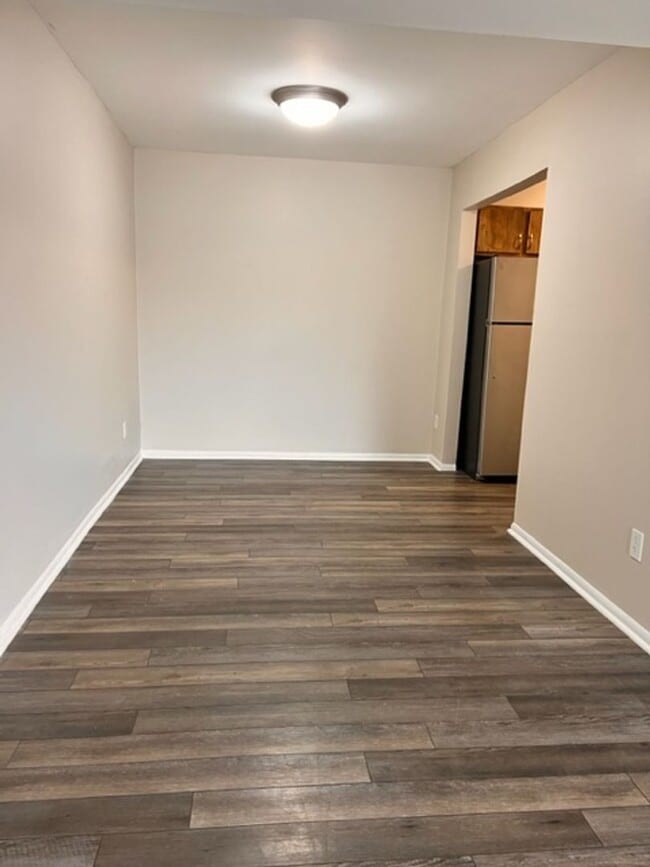 Photo - Charming 2-Bedroom, 1-Bathroom Apartment for Rent in Chesterton Unit I1