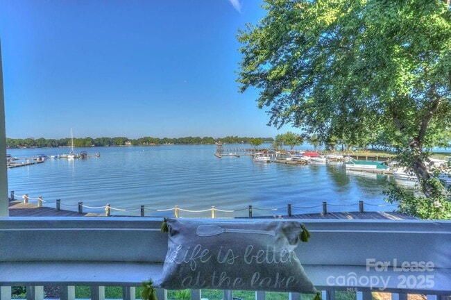 Photo - 871 Southwest Dr