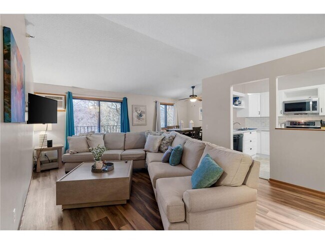 Building Photo - 4151 Boone Ave N Unit 203